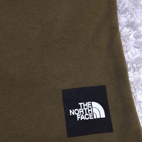 The North Face Cotton Athletic Men's Shorts Military Army Olive Green NWT - Picture 4 of 5